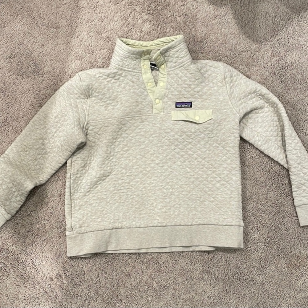 Quilted Patagonia sweatshirt.